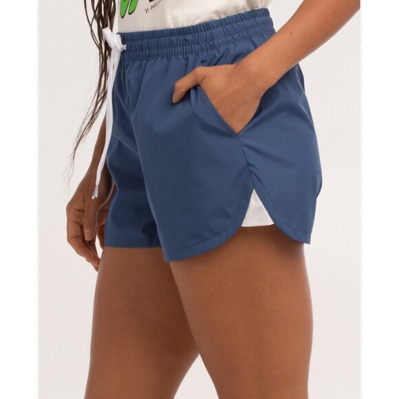 Vans Womens Get It Woven Shorts Medium NWOT - Picture 1 of 6